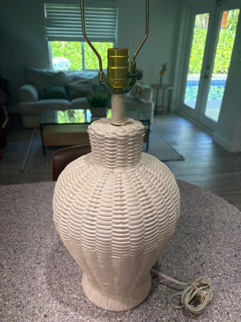 Vintage Woven Texture White Ceramic Table Lamp